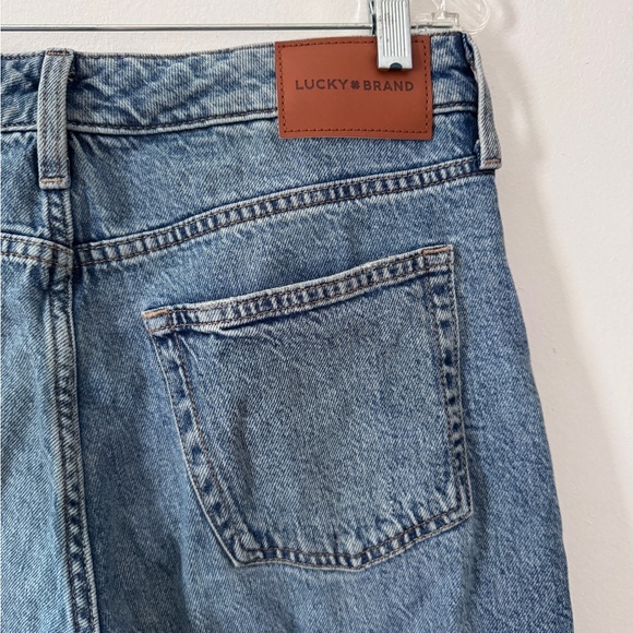 Lucky Brand Medium Wash Straight Leg Women’s Jeans - Picture 4 of 4